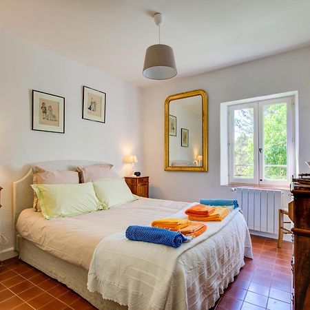 Les Chambres Du Perussier Cucuron Esterno foto