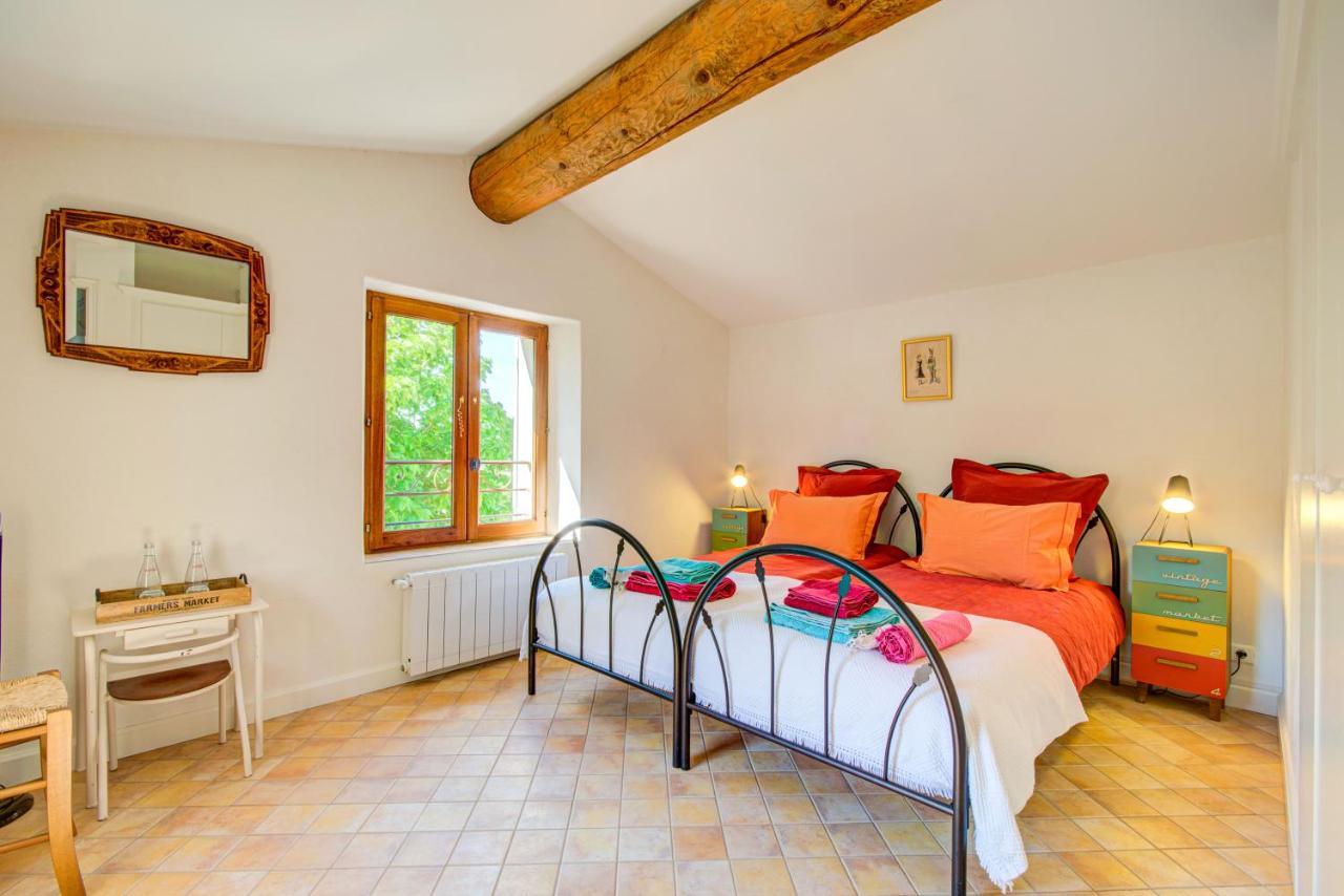 Les Chambres Du Perussier Cucuron Esterno foto